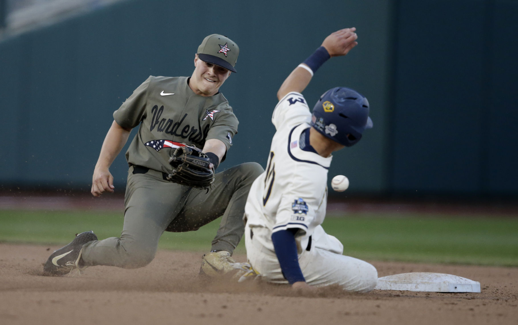 CWS Finals Baseball